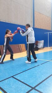 Échauffement de Lalie avec Fernando, en Interclub.